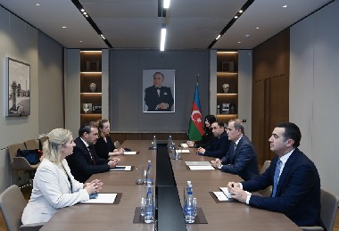 news img