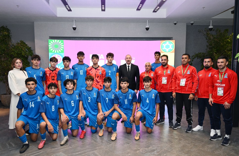 Prezident İlham Əliyev FIFA U-15 dünya çempionatının və festivalının açılış mərasimini izləyib